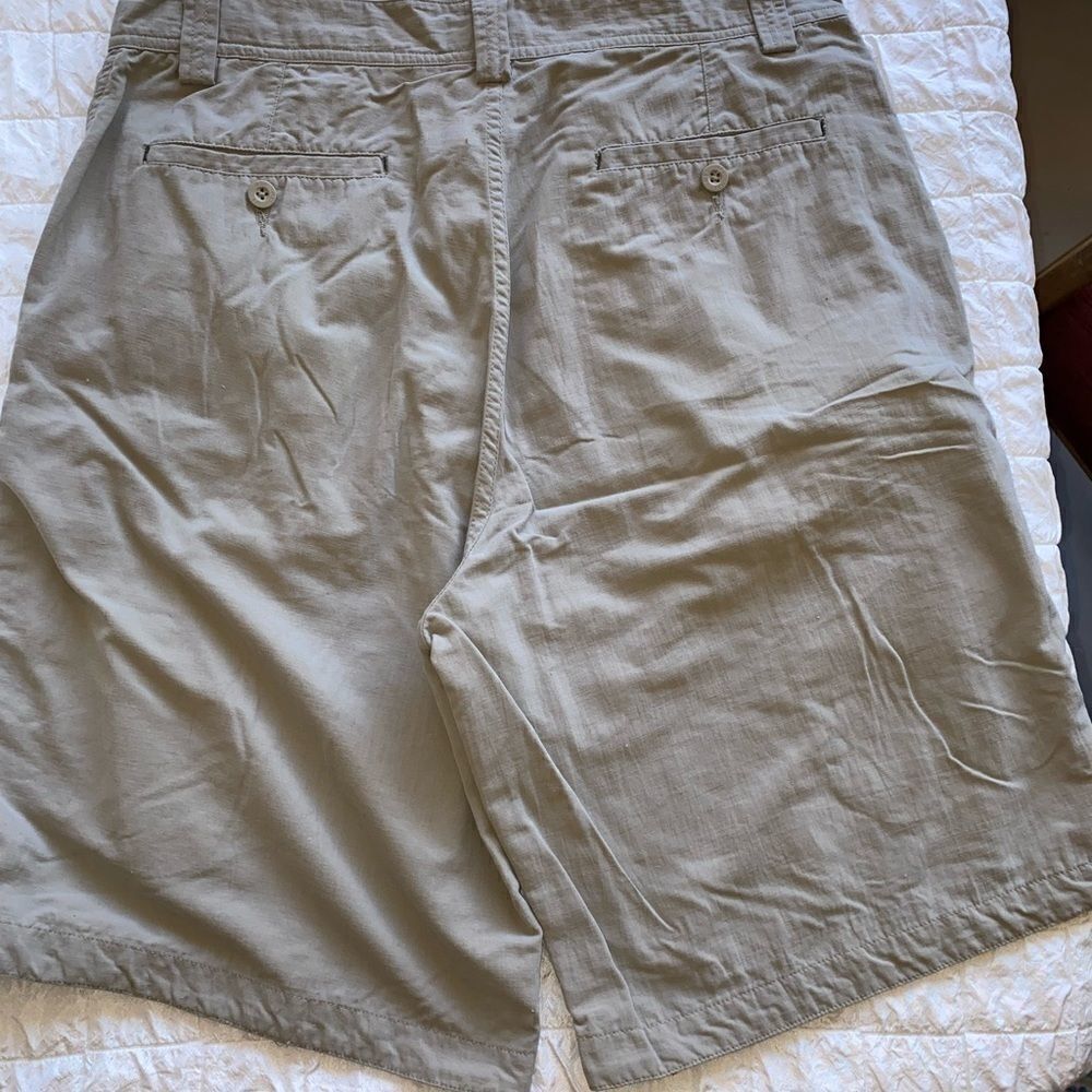 Rei 7 khaki pocket trail shorts Sz 34/12 UPF 40